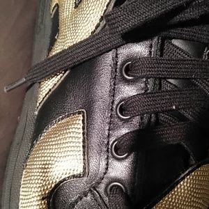 SOLD SOLD!Men's/Boy's Jeremy Scott Sneakers 6.5 Black